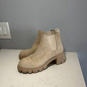 Steve Madden Howler Lug Sole Chelsea Boots Beige Suede Platform Ankle Boots 10